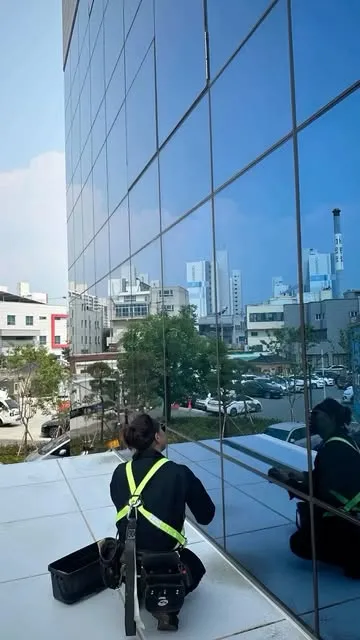 모든청소 외부유리창청소 작업 영상