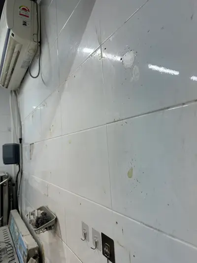 김해 상가청소, 위쪽 안 보면 모릅니다 덕트 상태 직접 확인해보세요 현장 사진