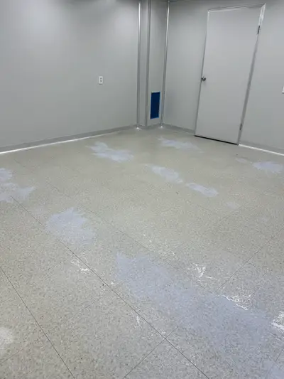 경주 울산 바닥코팅, 박리 후 왁스코팅으로 얼룩 없는 반짝 바닥 완성 현장 사진