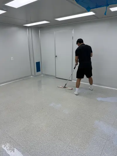 경주 울산 바닥코팅, 박리 후 왁스코팅으로 얼룩 없는 반짝 바닥 완성 현장 사진