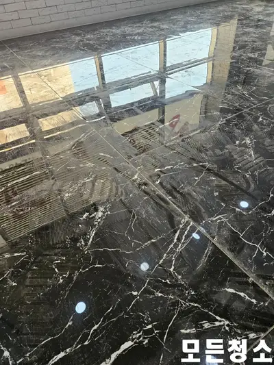 마산 사무실청소 바닥 화장실 모든 공간 관리 현장 사진
