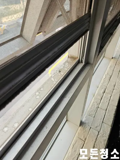 마산 사무실청소 바닥 화장실 모든 공간 관리 현장 사진