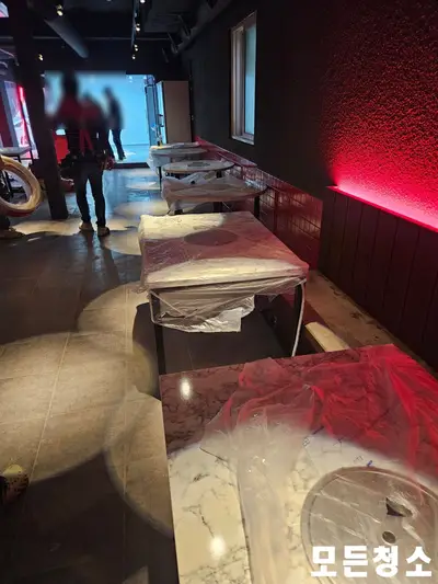 부산준공청소 업체와 함께하는 매장 오픈 준비 현장 사진