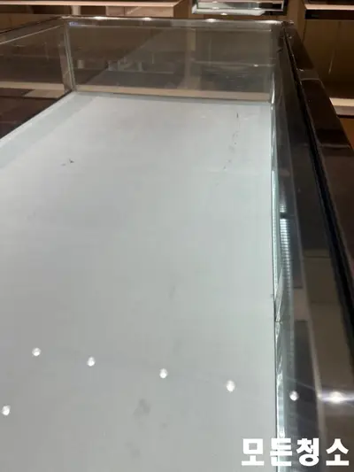 창원 롯데백화점 준공청소로 매장 오픈 준비했어요 현장 사진