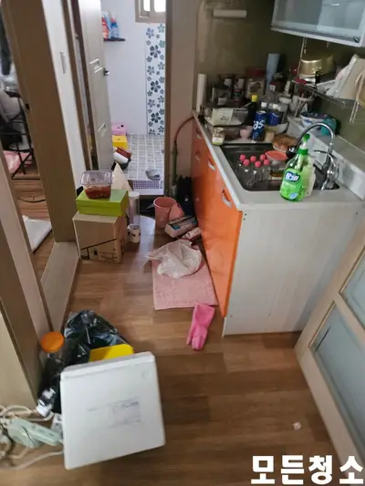 창원 원룸퇴실청소 폐기물처리도 동시에 진행했어요 현장 사진