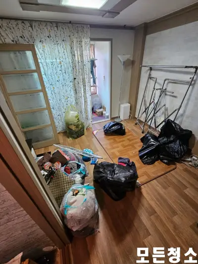 창원 원룸퇴실청소 폐기물처리도 동시에 진행했어요 현장 사진