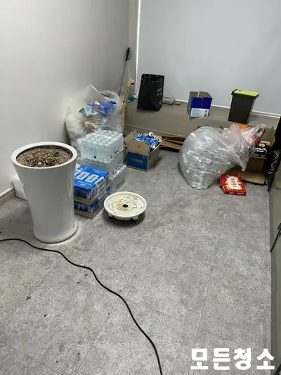 마산청소업체 사무실 정기청소 진행 과정 현장 사진